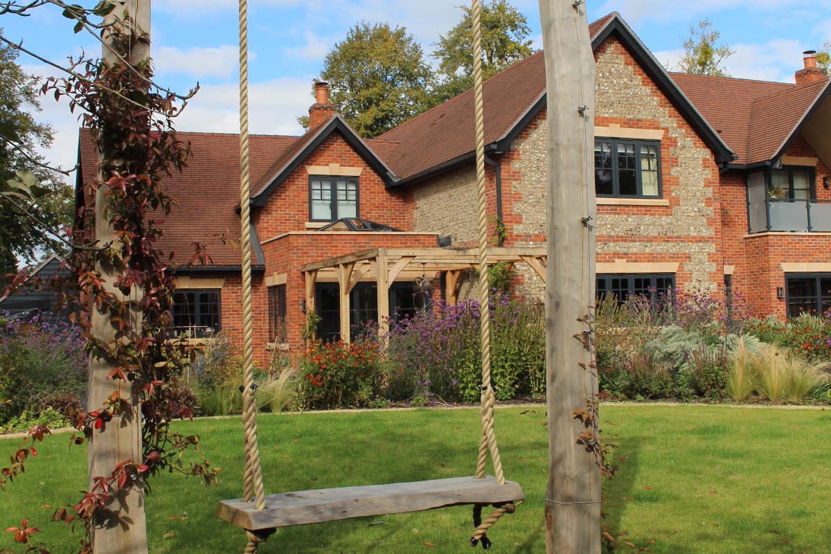 garden design wooden swing