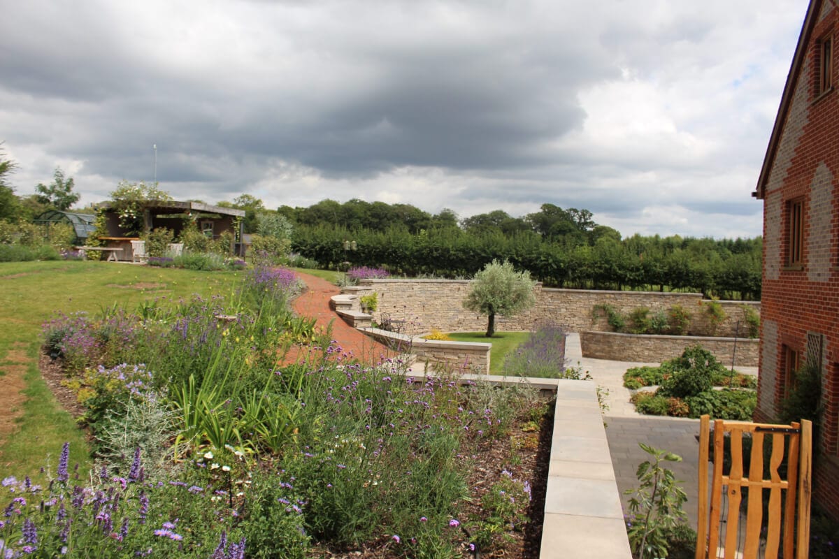 garden-review-sheltered-spots